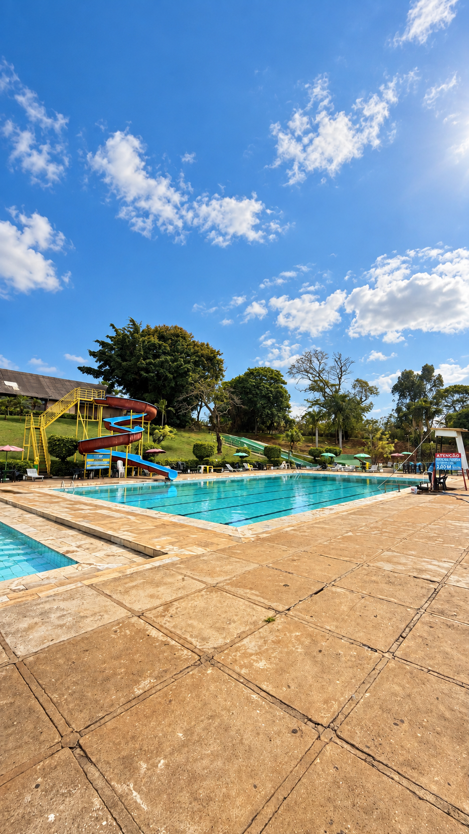 Piscina e toboágua do Jóquei